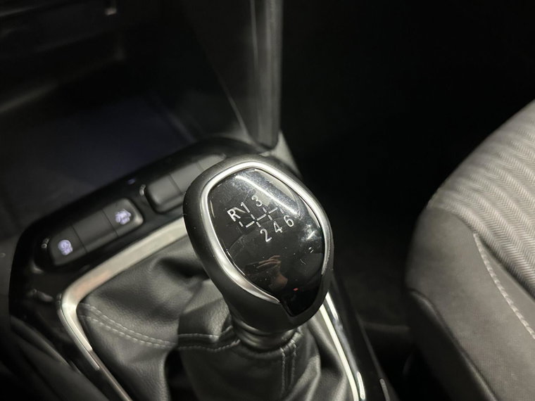 Vehicle Image 32