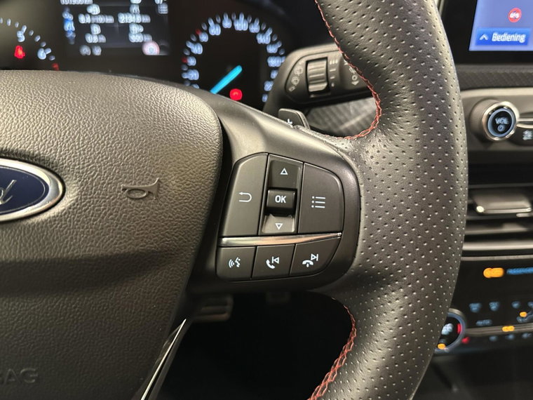 Vehicle Image 26