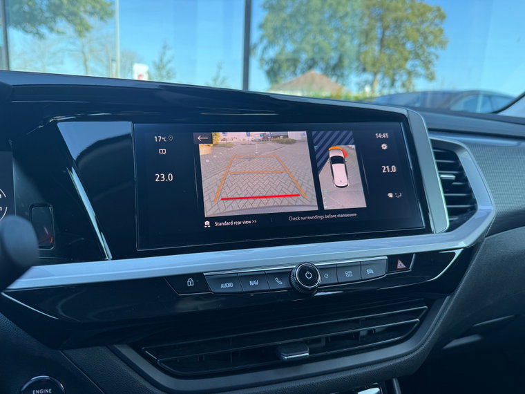 Vehicle Image 17