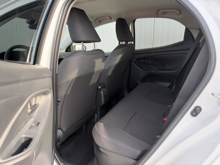 Vehicle Image 19