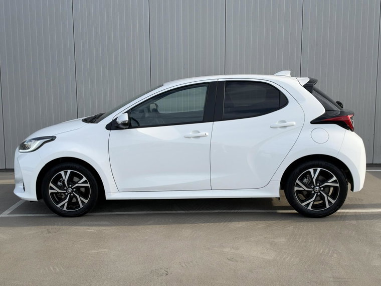 Vehicle Image 5