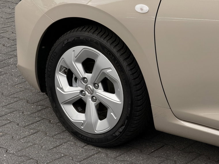 Vehicle Image 13