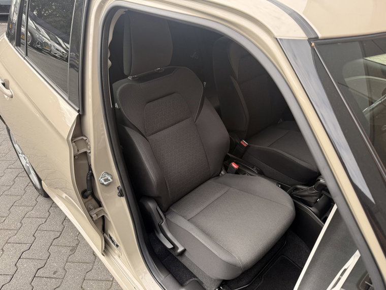 Vehicle Image 39