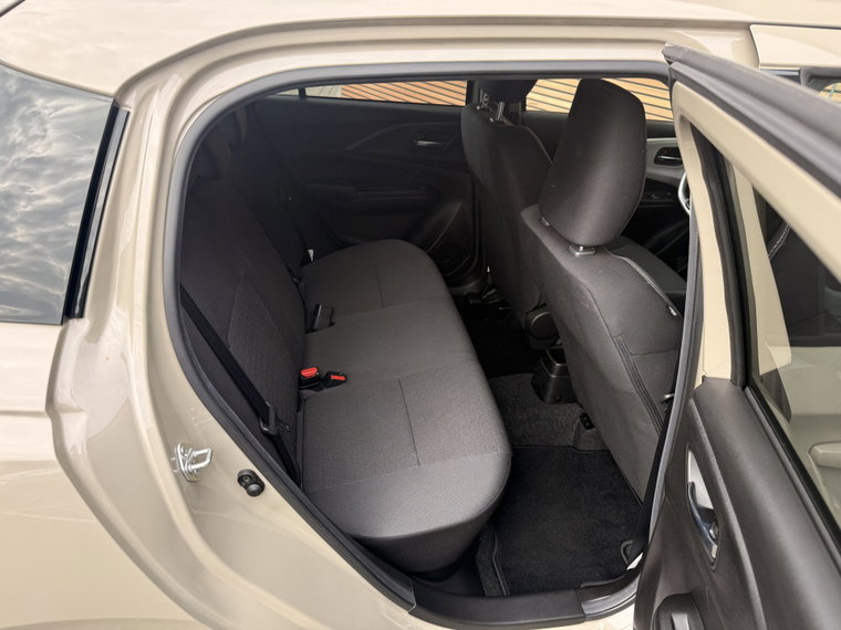 Vehicle Image 40