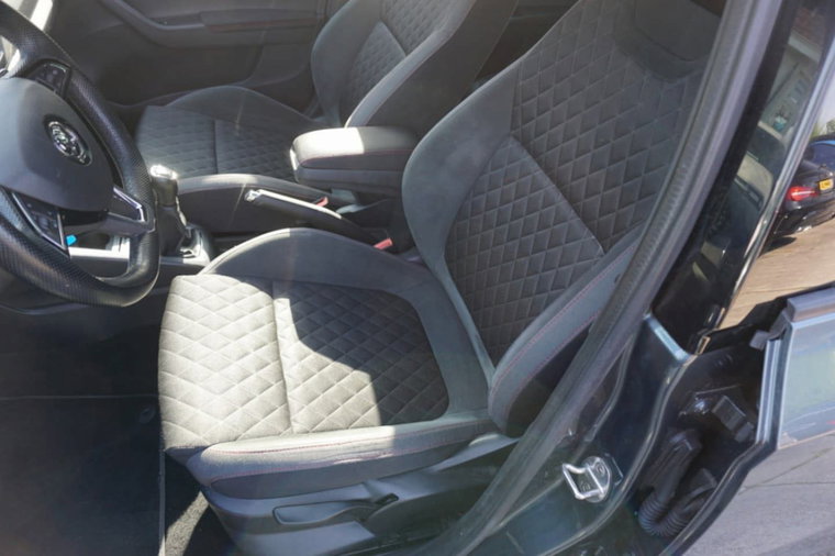 Vehicle Image 21