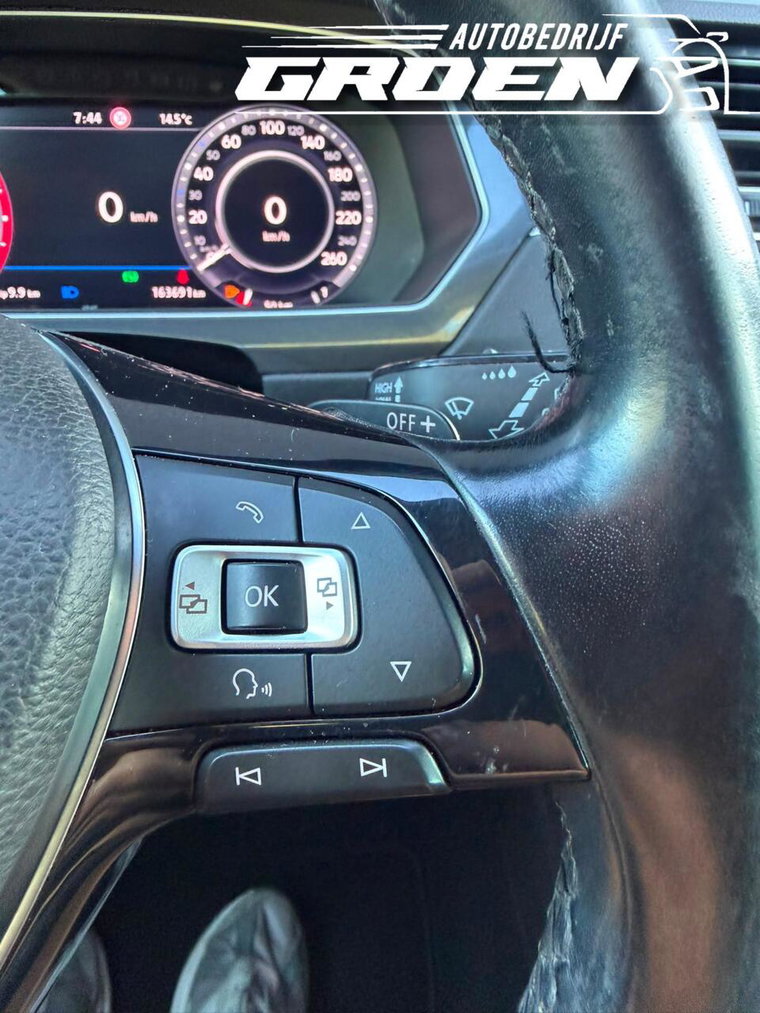 Vehicle Image 28