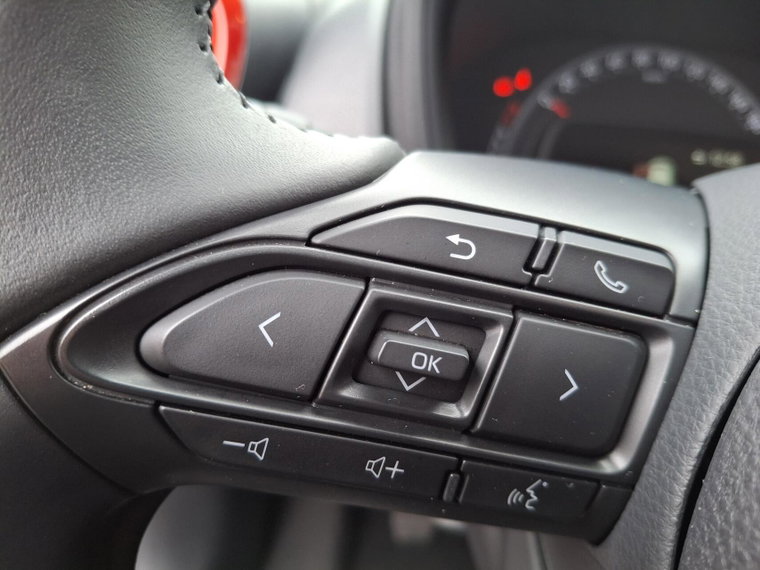 Vehicle Image 21