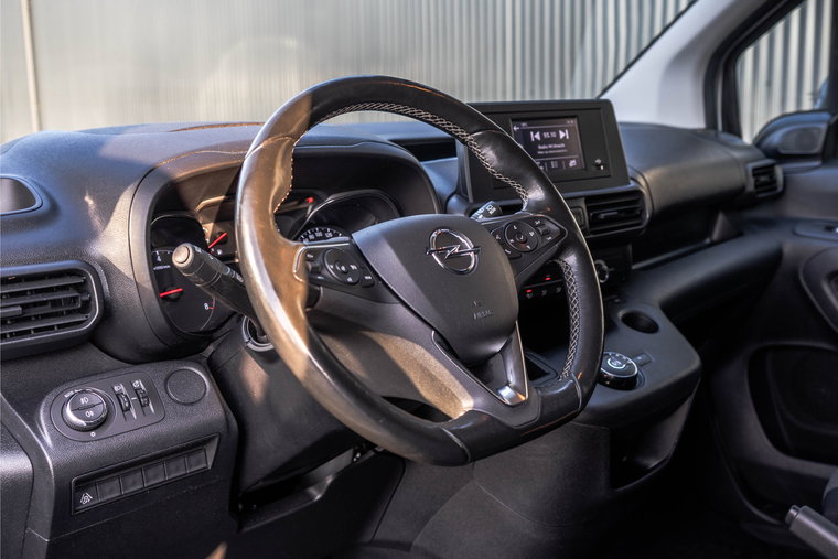 Vehicle Image 11
