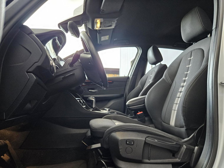 Vehicle Image 36
