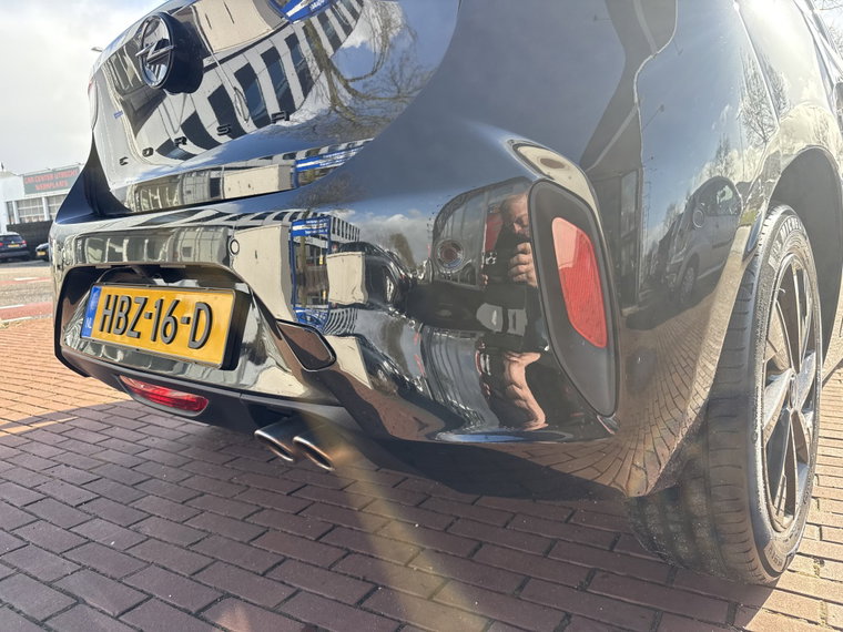 Vehicle Image 19