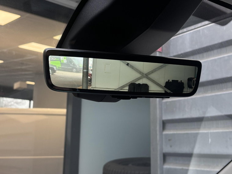 Vehicle Image 38