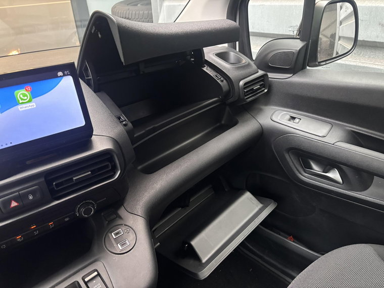 Vehicle Image 41