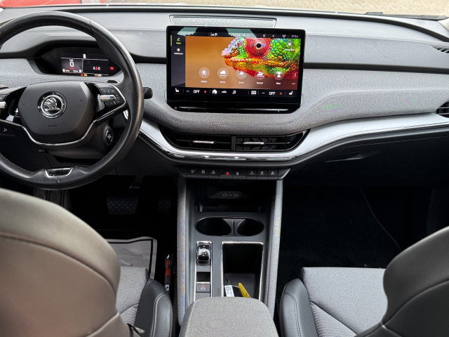 Vehicle Image 32