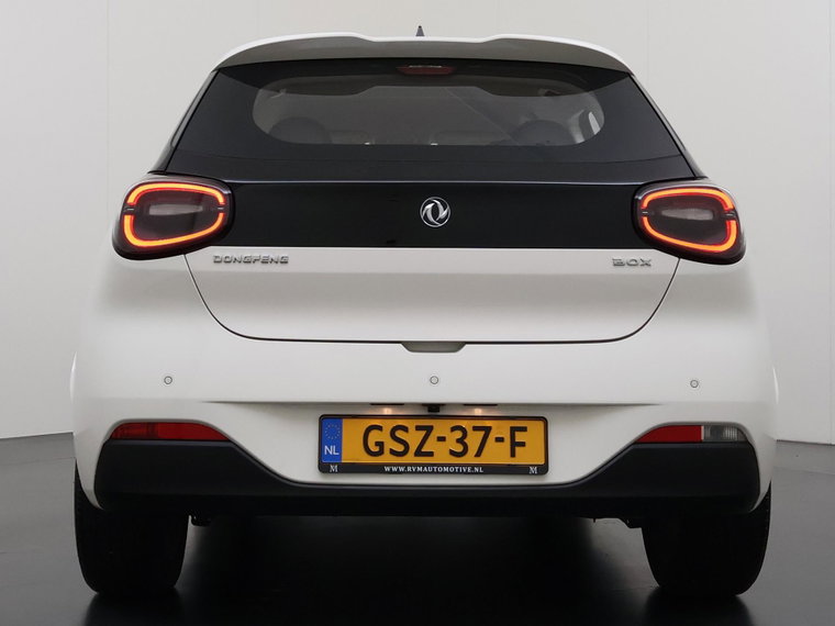 Vehicle Image 38