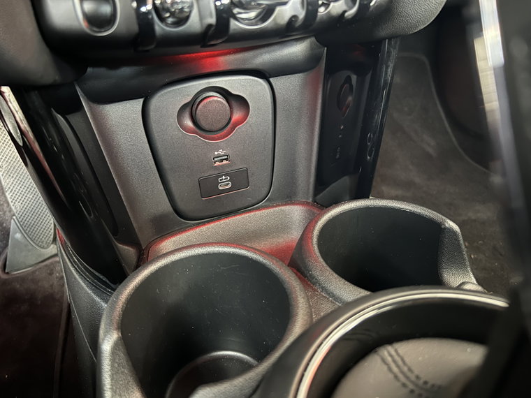 Vehicle Image 23