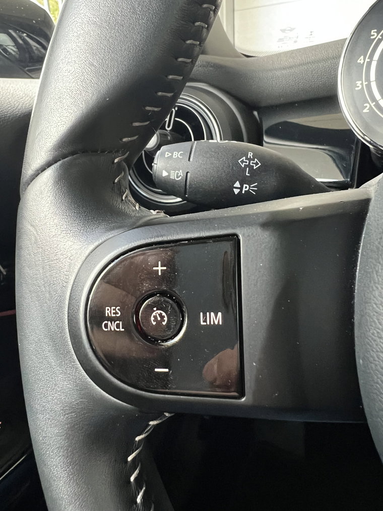 Vehicle Image 26