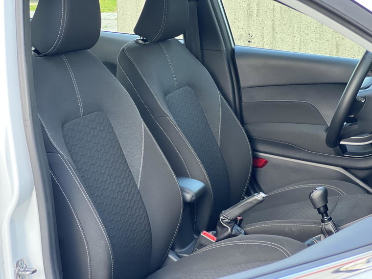 Vehicle Image 16