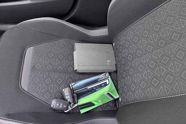 Vehicle Image 22