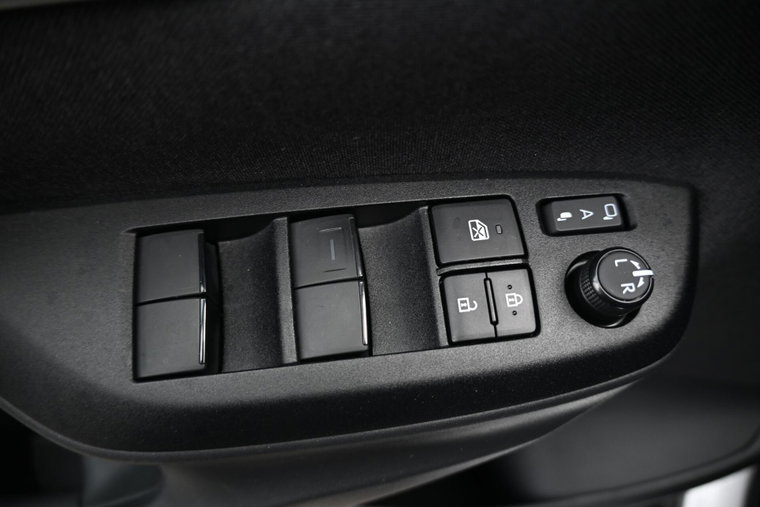 Vehicle Image 24