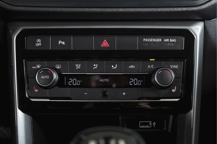 Vehicle Image 25