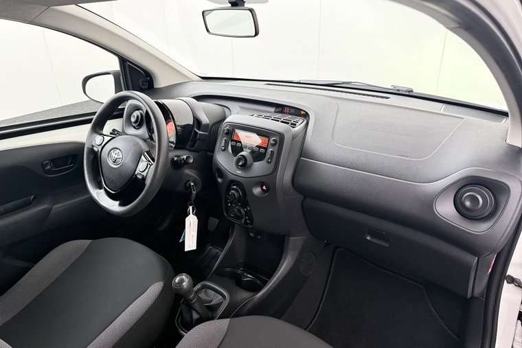 Vehicle Image 14