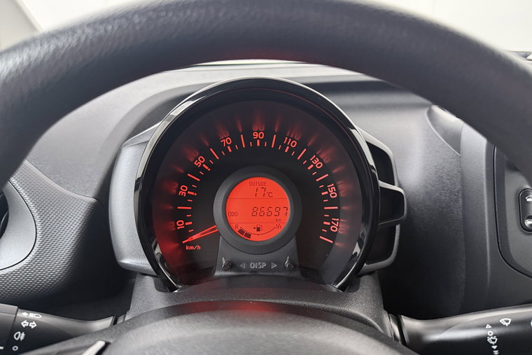 Vehicle Image 18
