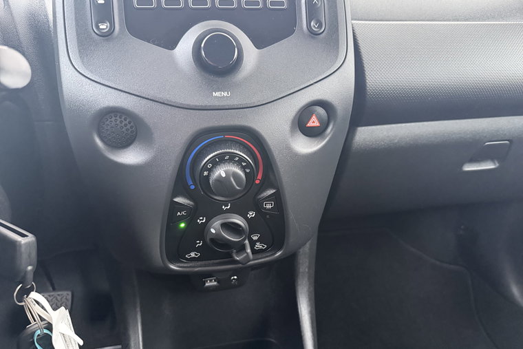 Vehicle Image 22