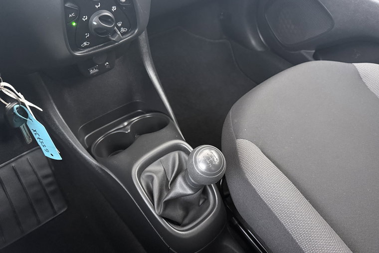 Vehicle Image 23