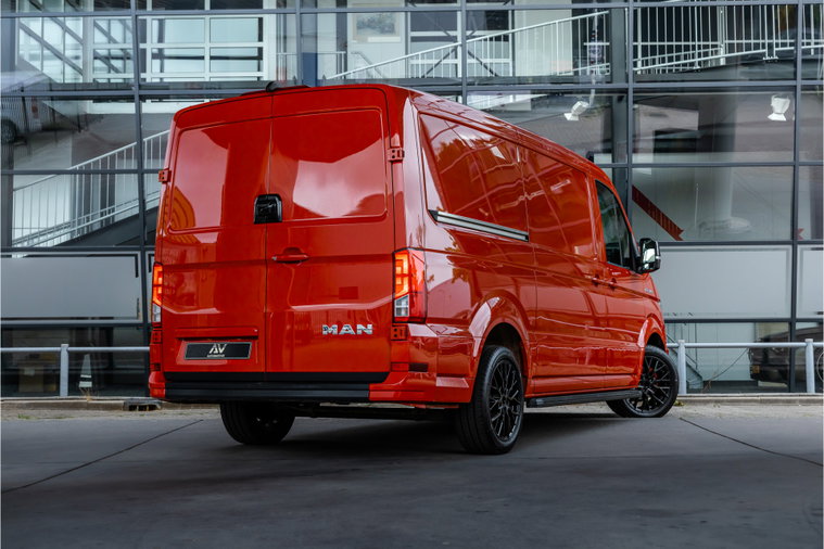 Vehicle Image 6