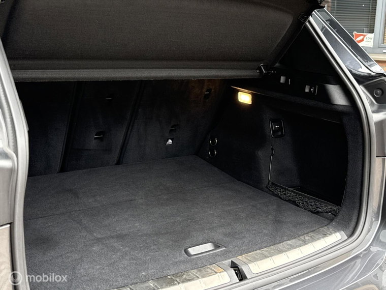 Vehicle Image 48