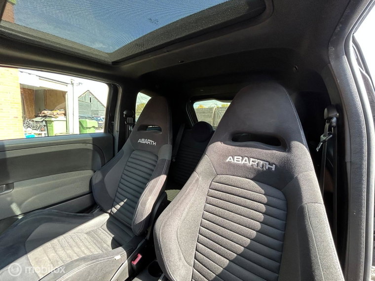 Vehicle Image 26