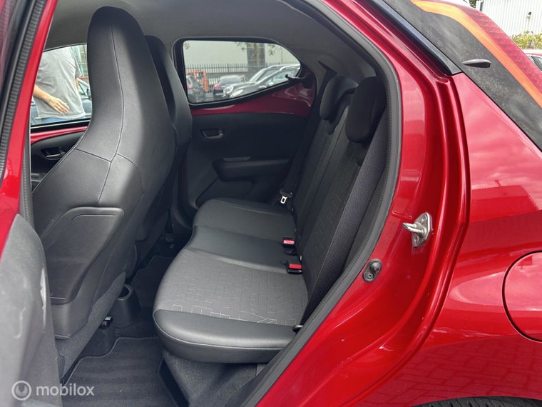 Vehicle Image 12
