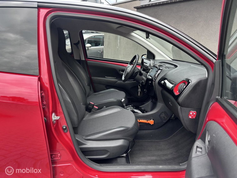 Vehicle Image 15