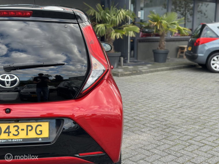 Vehicle Image 38