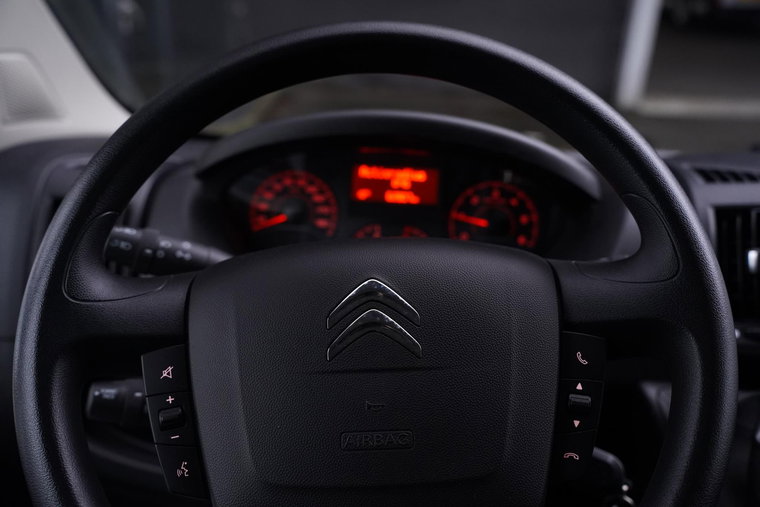 Vehicle Image 23