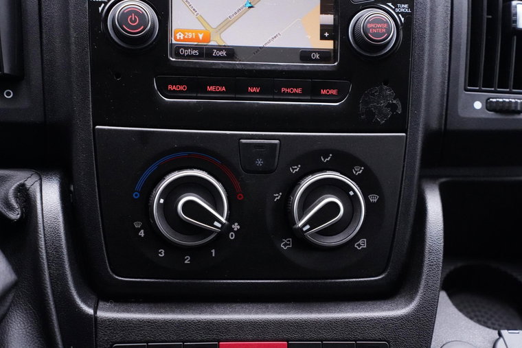 Vehicle Image 37