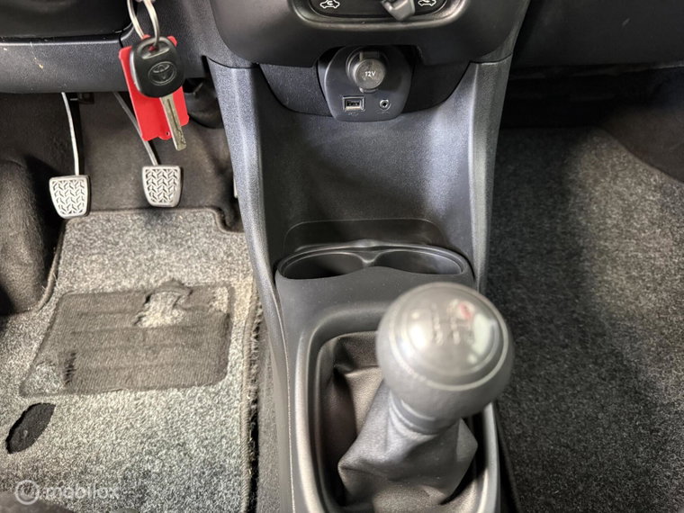 Vehicle Image 12
