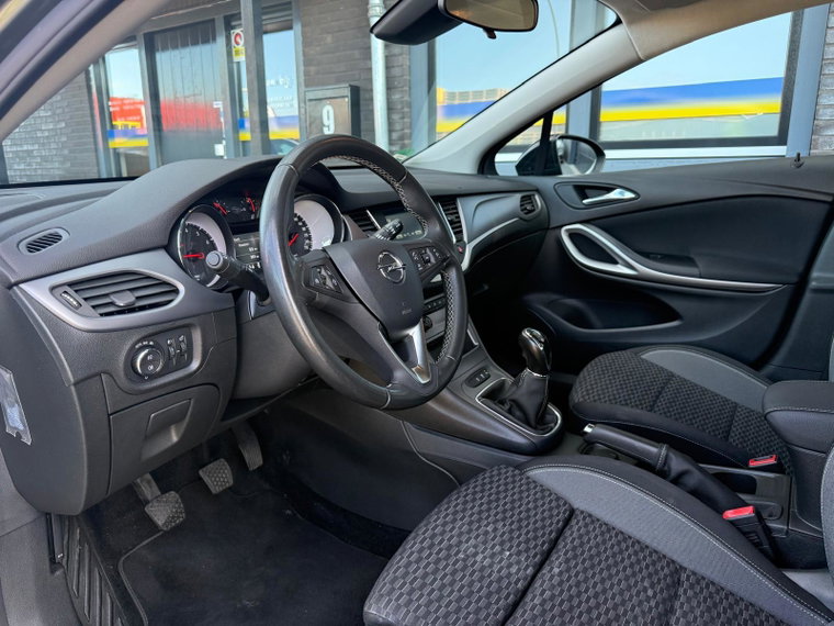 Vehicle Image 17