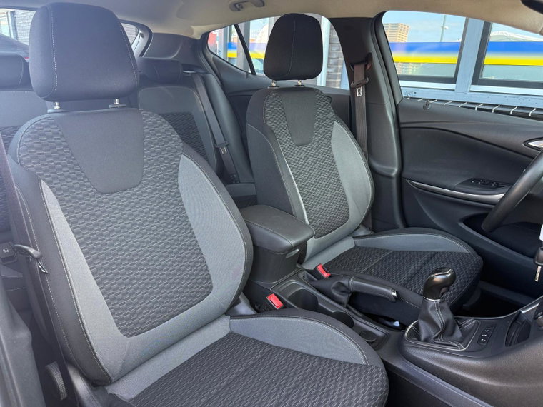Vehicle Image 38