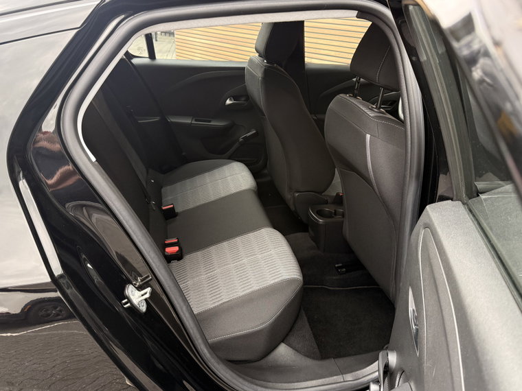 Vehicle Image 33