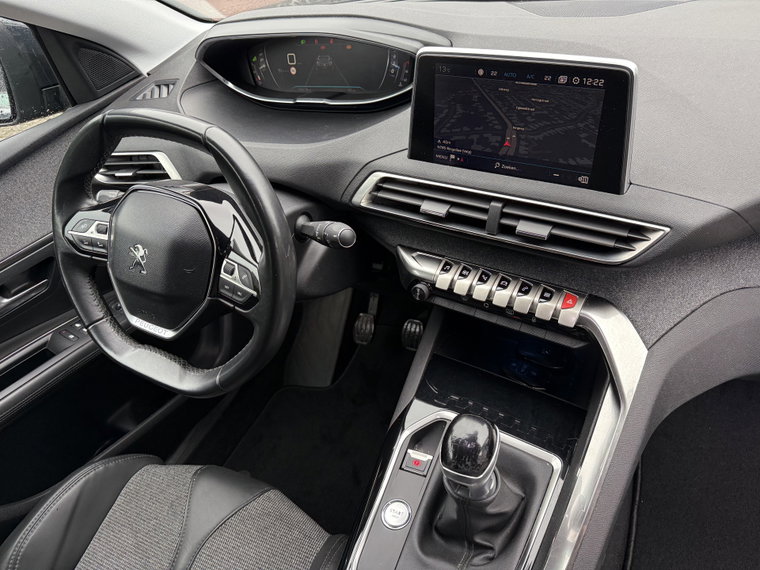 Vehicle Image 24