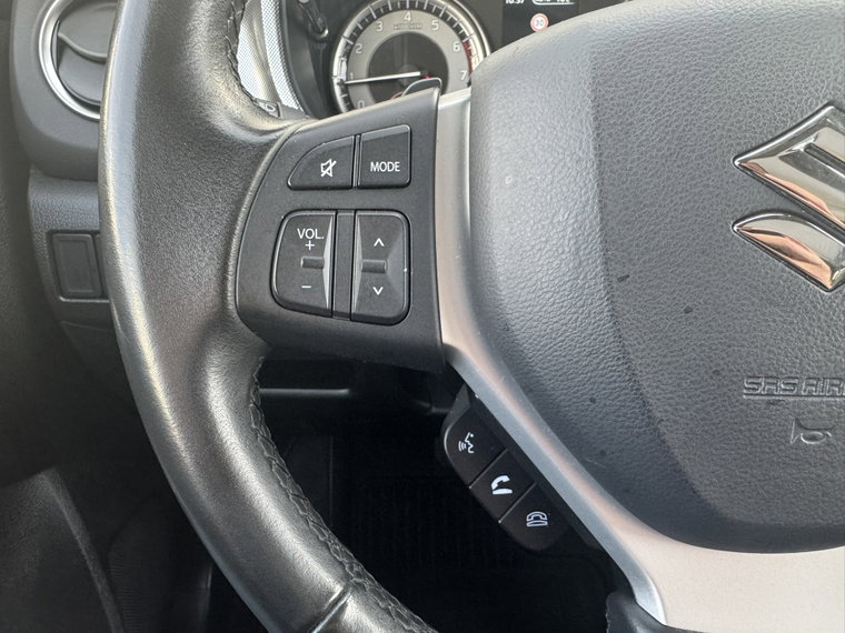 Vehicle Image 32