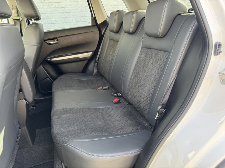 Vehicle Image 37
