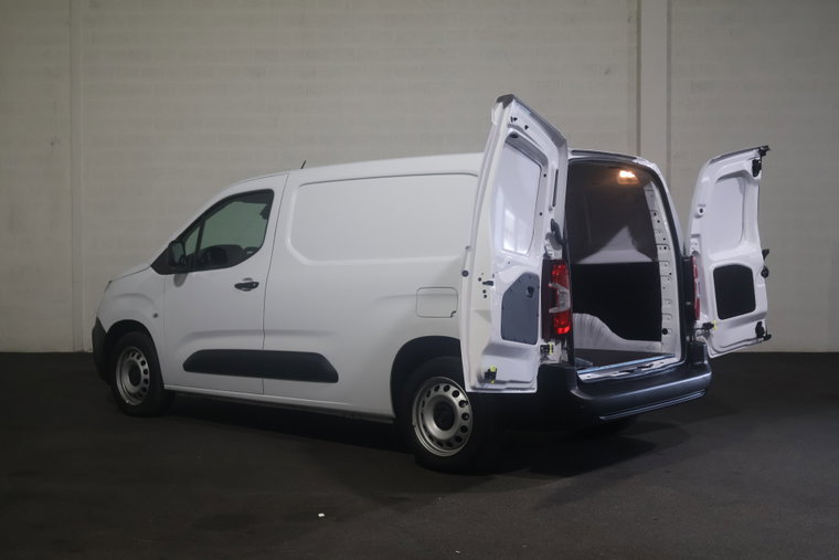 Vehicle Image 12