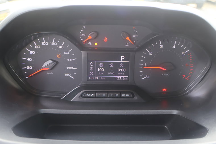 Vehicle Image 17