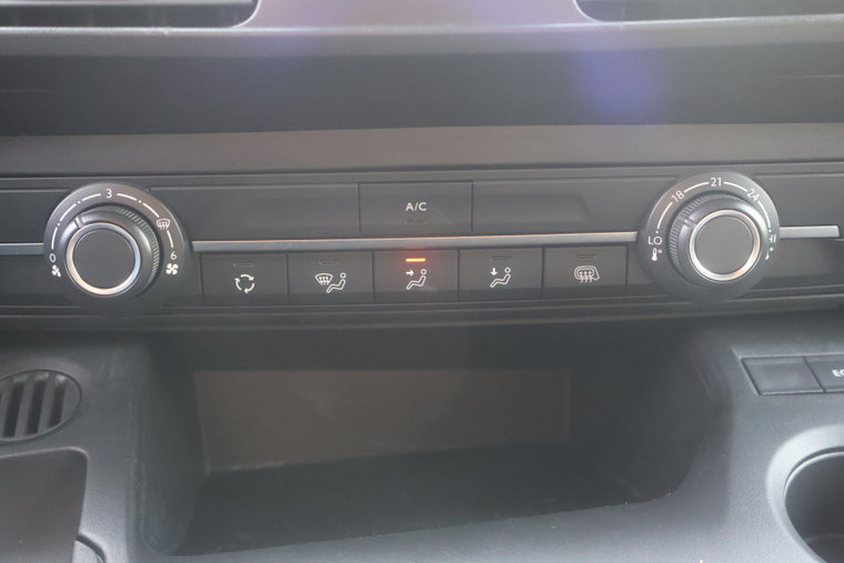 Vehicle Image 28