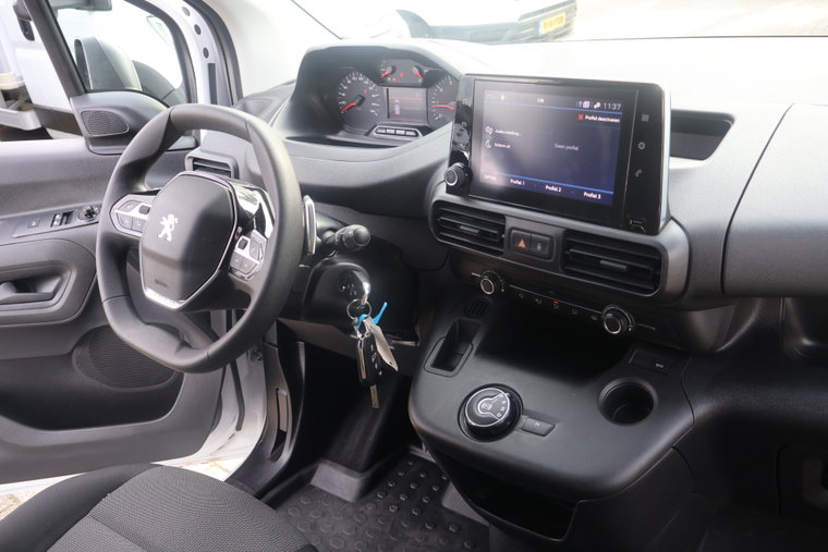 Vehicle Image 31