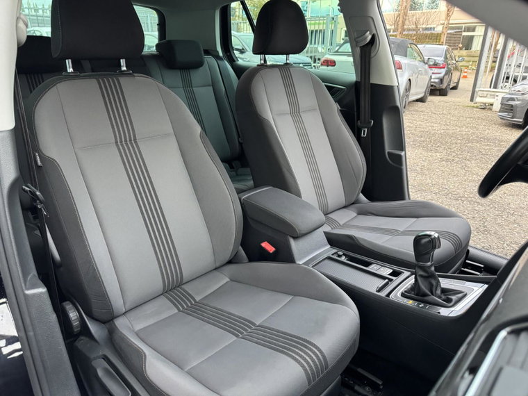 Vehicle Image 26
