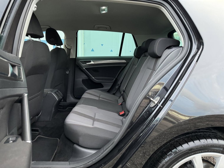 Vehicle Image 36