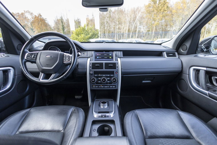 Vehicle Image 16